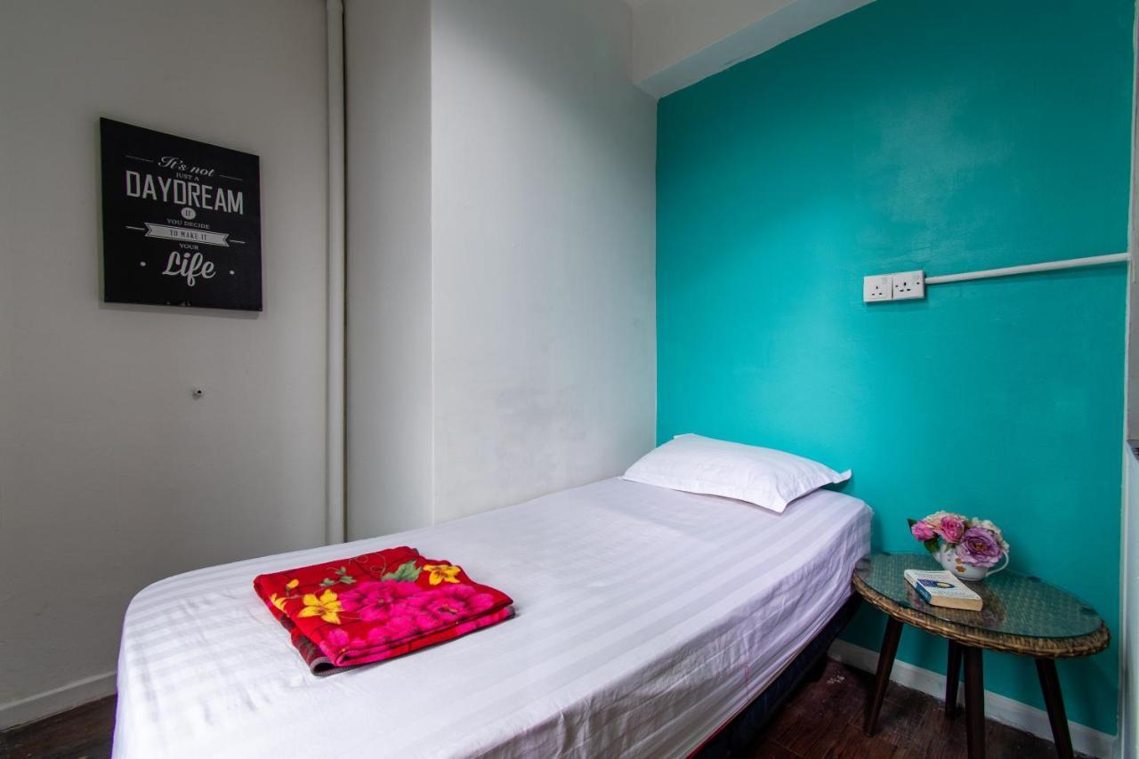 Travel Hub Guesthouse Kuala Lumpur Bagian luar foto