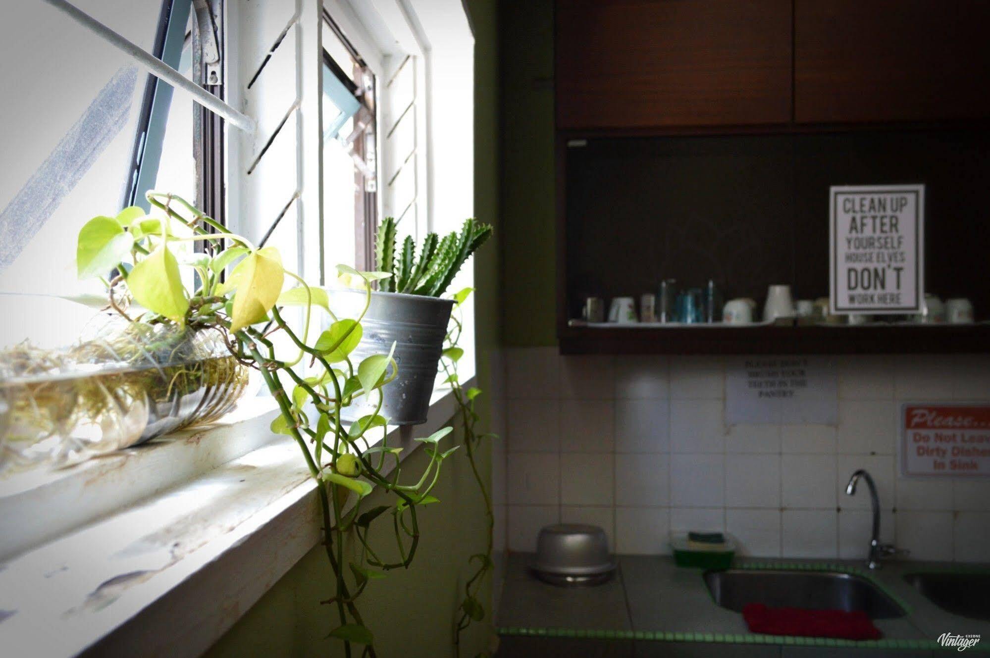 Travel Hub Guesthouse Kuala Lumpur Bagian luar foto
