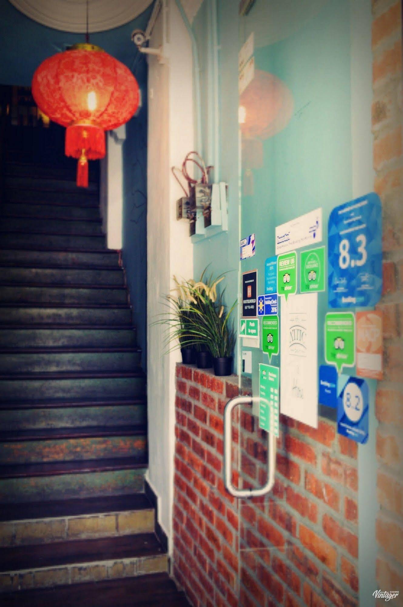 Travel Hub Guesthouse Kuala Lumpur Bagian luar foto